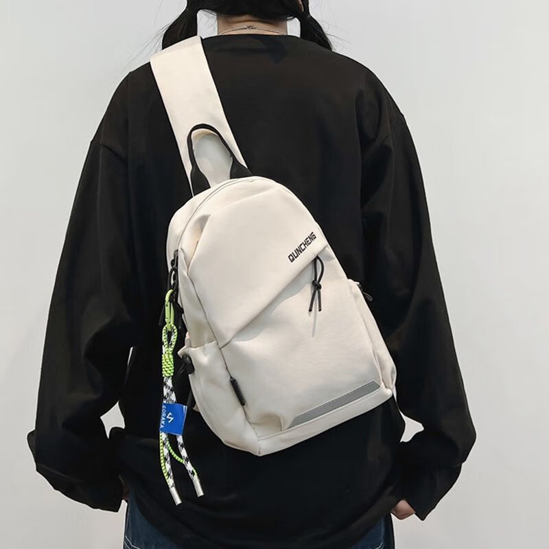 途尊斜挎包男款单肩小背包男士胸包女骑行运动爬山男生休闲轻便登山包 白色【带抽绳挂件】