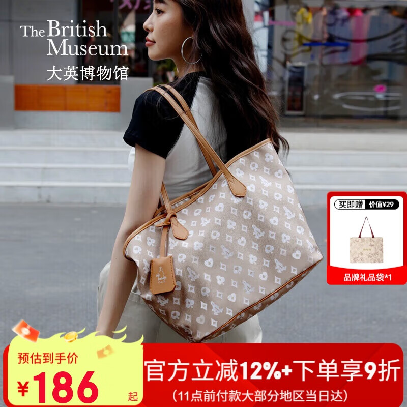 ��Ӣ����ݰ���˿�����澳�ϻ������ذ�ͨ�ڵ������Ů����Ϧ���˽�����