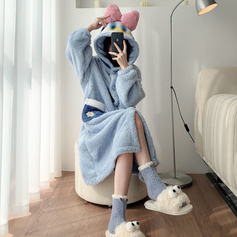 宝娜斯睡衣软绵珊瑚绒保暖睡衣女秋季加厚暖暖绒家居服上衣睡袍 紫鸭睡袍 均码 【适合80-155】