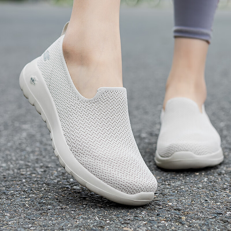 斯凯奇（Skechers）女鞋夏季新款一脚蹬穿脱老人鞋软底轻便减震网面透气休闲鞋妈妈鞋 TPPK 37