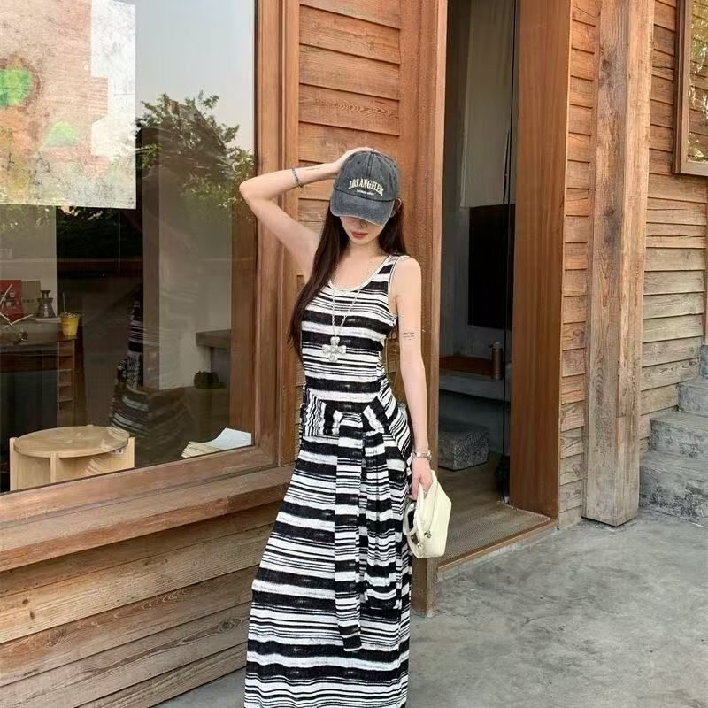微光里松弛美式假两件条纹绑带背心裙黑白撞色长款连衣裙女夏2025新款 假两件条纹背心裙【M】