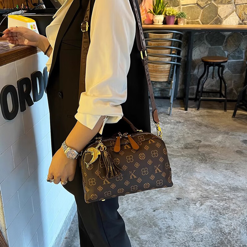 柏欧雅轻奢品牌包包女2025新款真皮时尚手提包单肩波士顿包斜挎包通勤包 咖啡色【可代写贺卡】