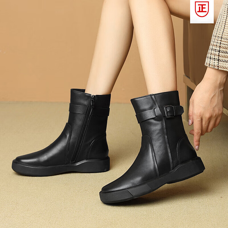卡帝乐鳄鱼(CARTELO)系列品牌断码2025冬季新款羊毛女短靴平底真皮马丁靴大码女靴加绒 黑色薄棉 35