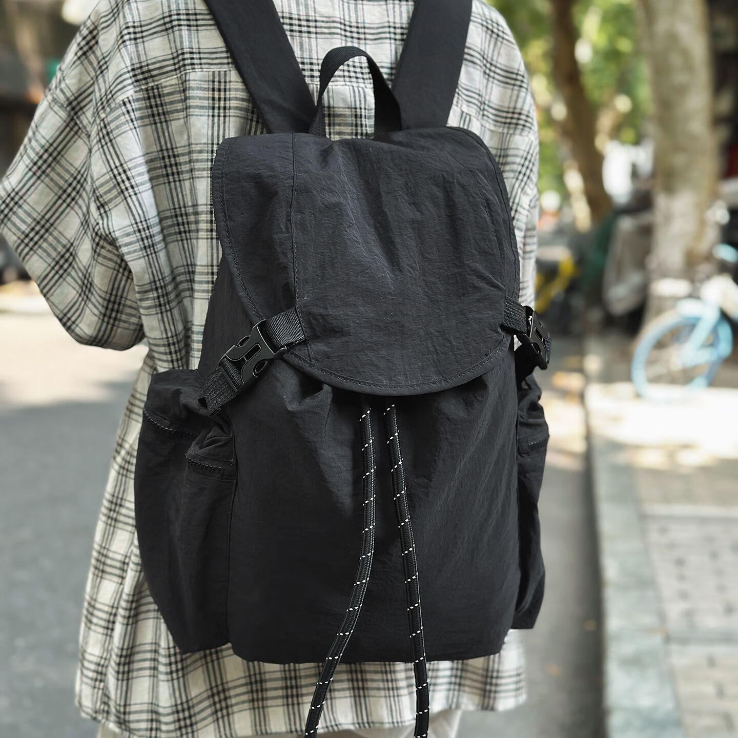 DRYWORLD双肩包运动户外轻便通勤旅游背包潮牌新年高中大学生 黑色