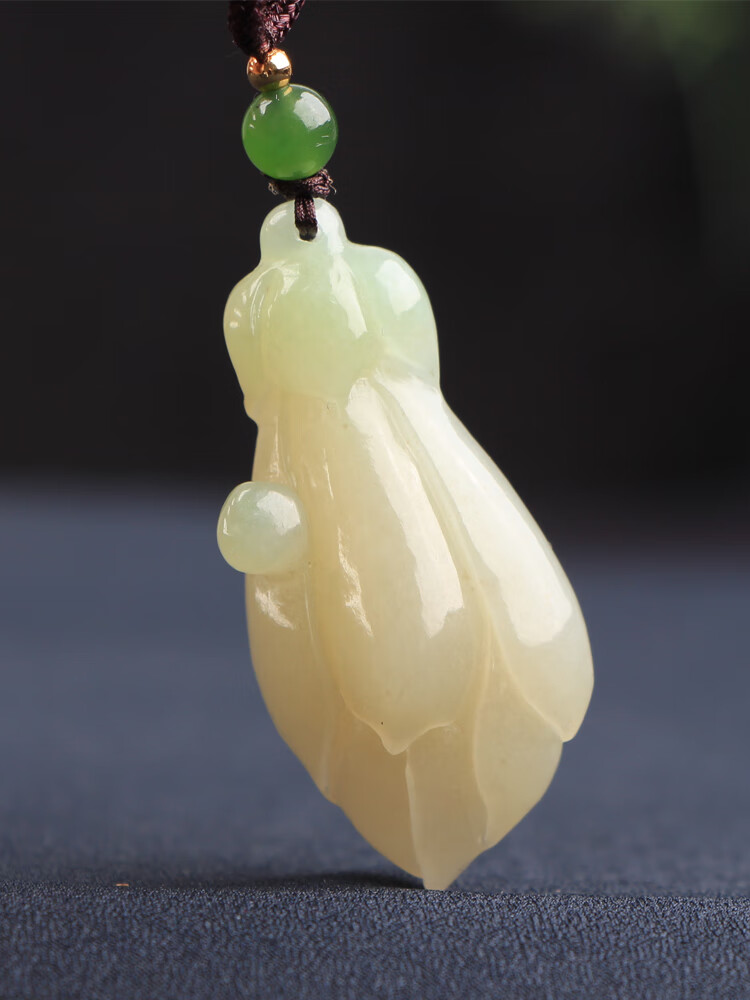 梵峙和田玉翠青玉玉兰花挂件俏色手工雕刻青白玉送证书 默认