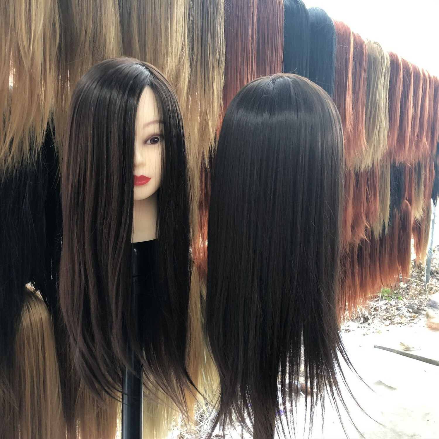 美發(fā)頭模全真發(fā)學(xué)徒練習(xí)盤發(fā)假頭模假發(fā)模特頭假人頭?？蔂C卷化妝 黑色旋頭可分區(qū)