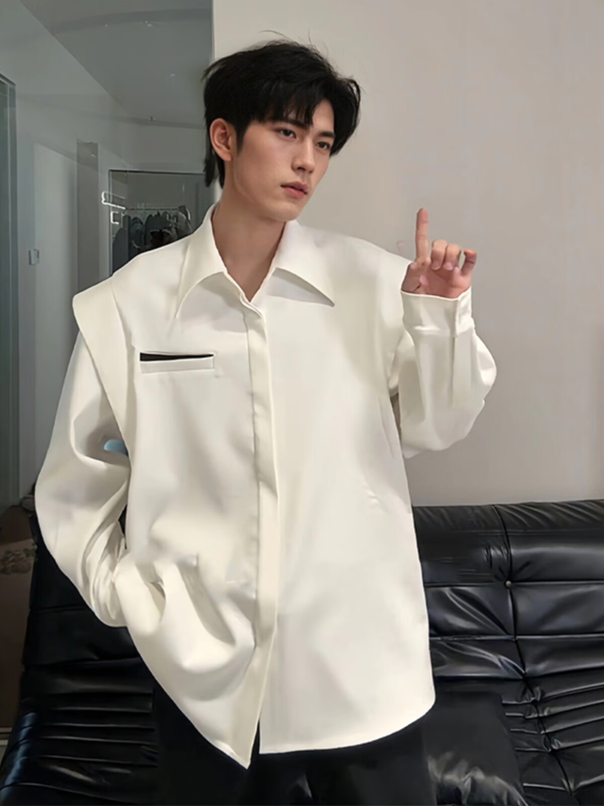 ���ڲ�����Shelley JonesС����Ƹм�������ɫ�������и߼���ʱ�г�����ϵ�������� ��ɫ M [����90-110��]