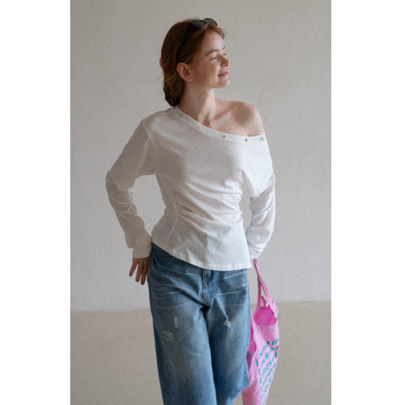 EGGKA斜肩宽松长袖防晒罩衫T恤女春夏条纹设计感气质休闲显瘦上衣 米白 均码