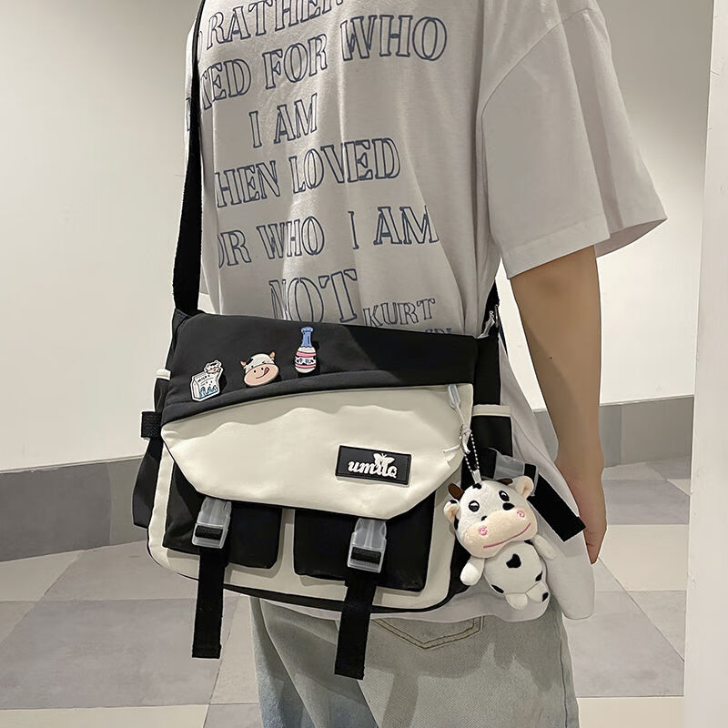 橙央斜挎包男潮牌大容量包包女新款单肩日系撞色休闲学生邮差包工装包 黑色【升级防水更耐用】 单包