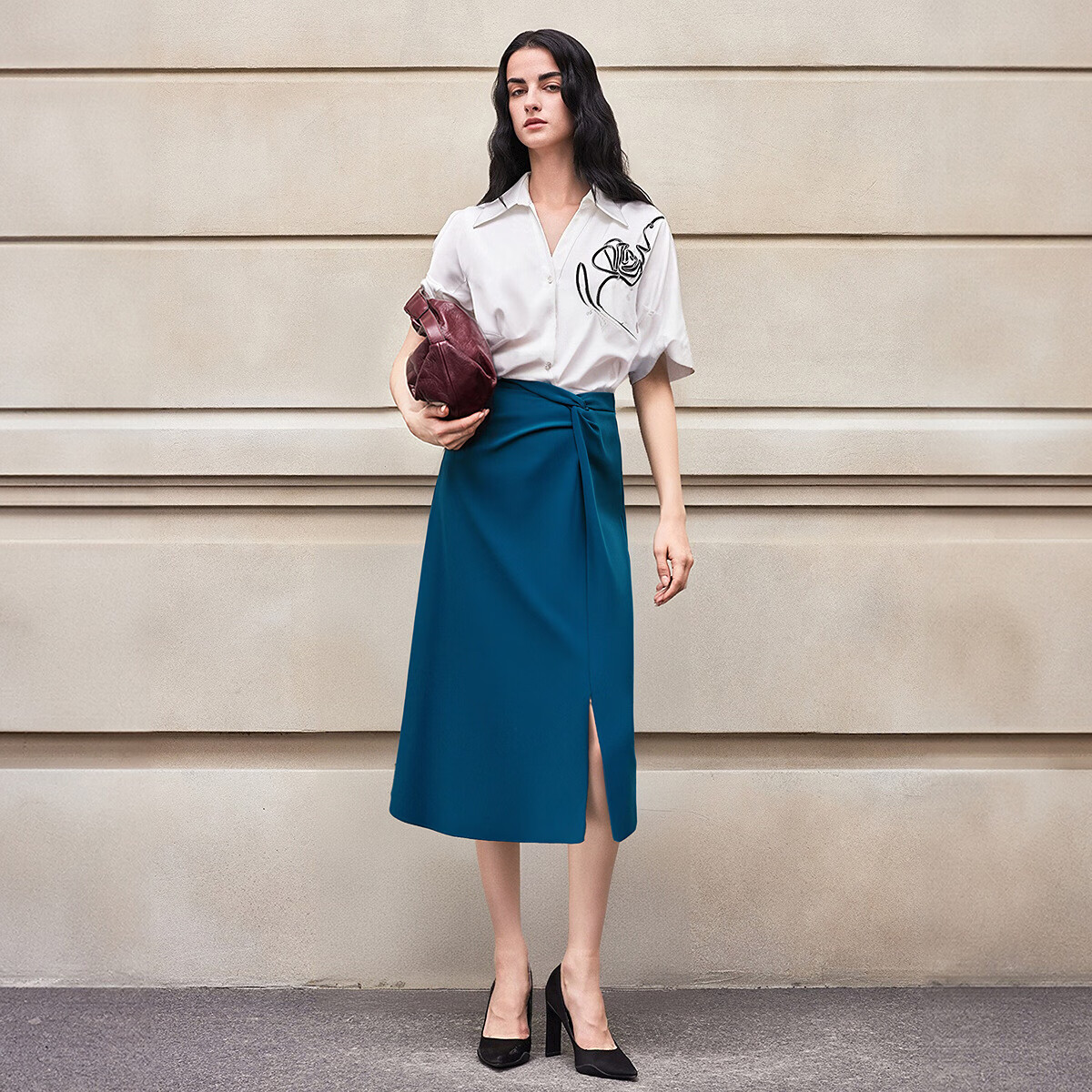 BCBGMAXAZRIA限時(shí)新降 BCBG 春夏 針織彈力肌理感萬千裙裝 湖波開叉A字裙 藍(lán)色 L