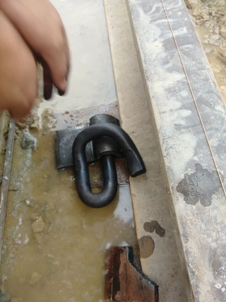 400 米开外的 K 111+200处