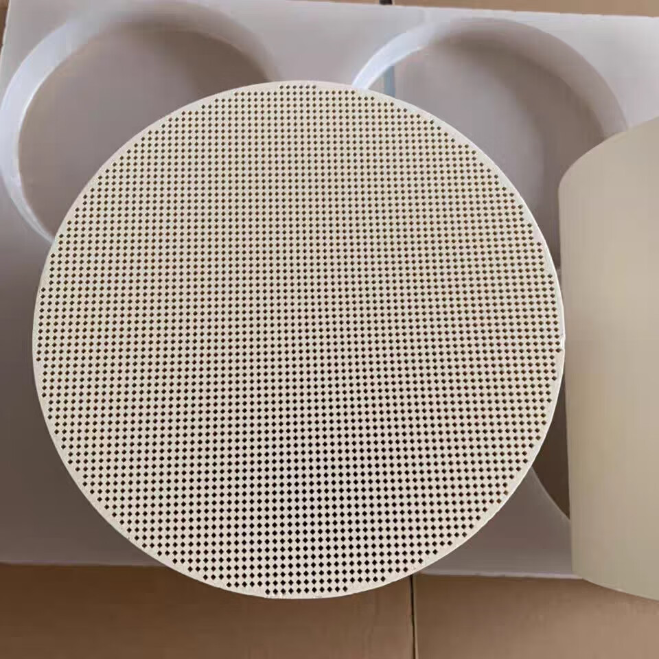 超越所见∣三思重磅发布10000流明A21陶瓷球泡高端光源“陶瓷芯”填补全球市场空白