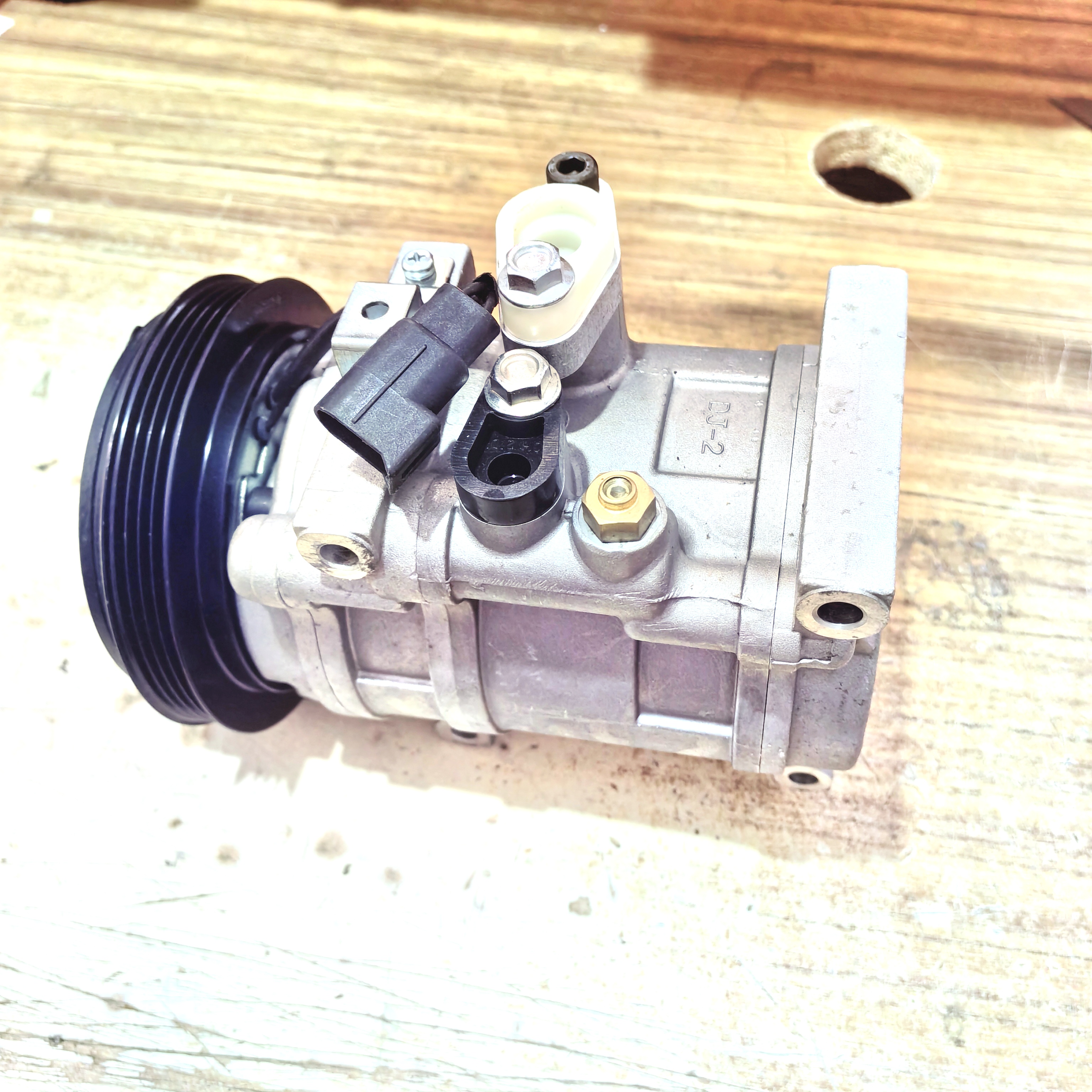 丽田适配福特全顺江铃全顺空调压缩机 牡丹江fm10g21 sp21空调压缩机