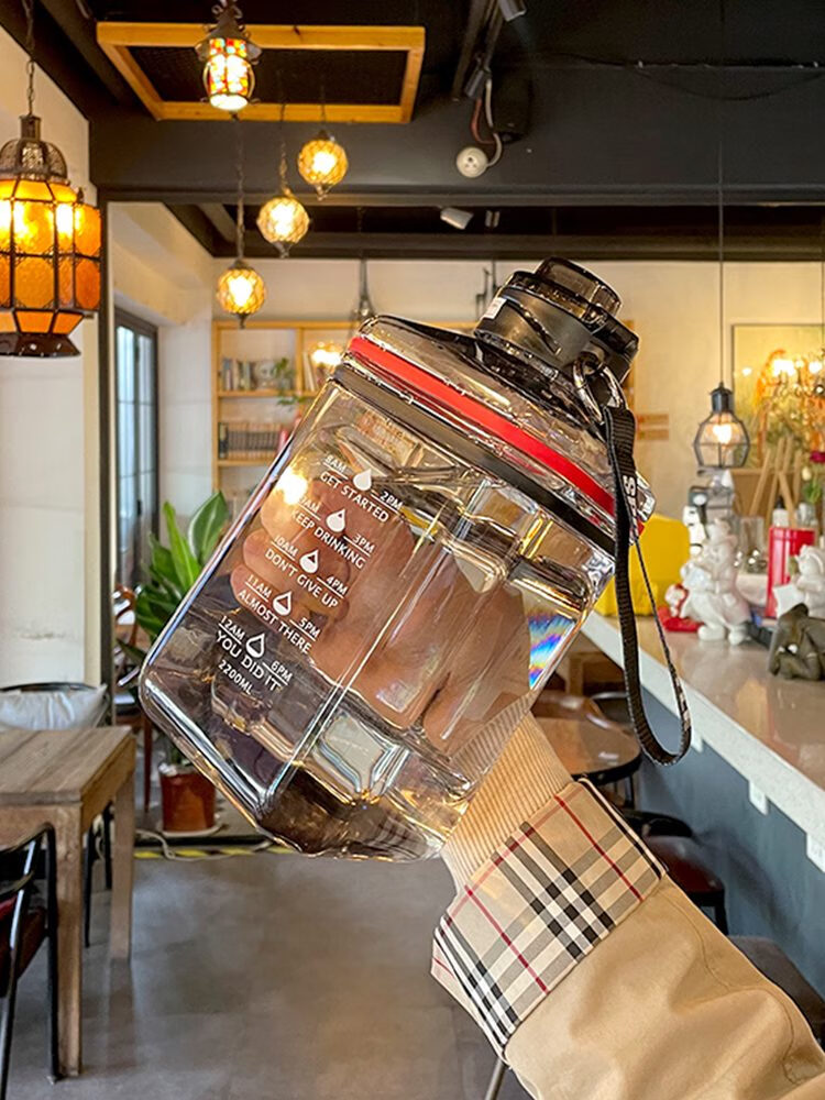 2l超大容量运动水杯男生带刻度高颜值顿顿桶耐高温网红款健身水壶