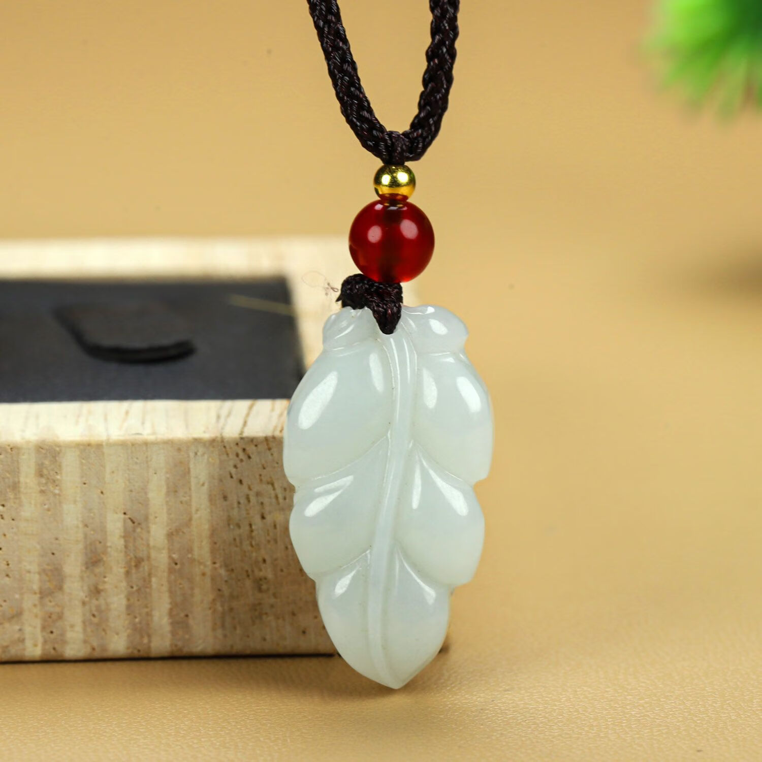 春龙a货翡翠糯种润白叶子吊坠树叶玉石挂件花件男女款百搭款民族风坠