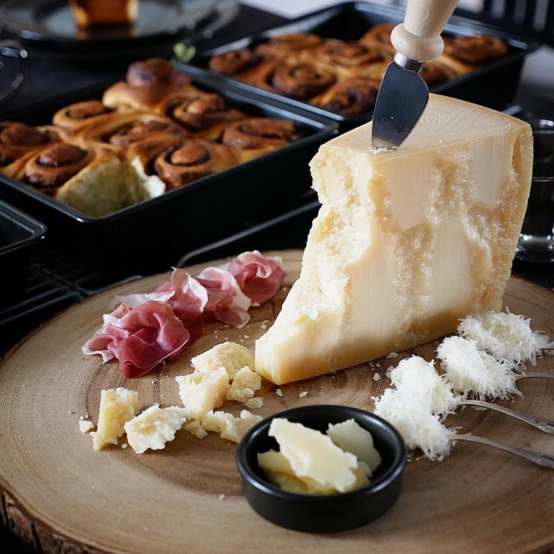 意大利进口巴马臣硬质奶酪披萨烘焙原料硬质奶酪意大利奶酪五种规格熟成12个月奶酪1KG