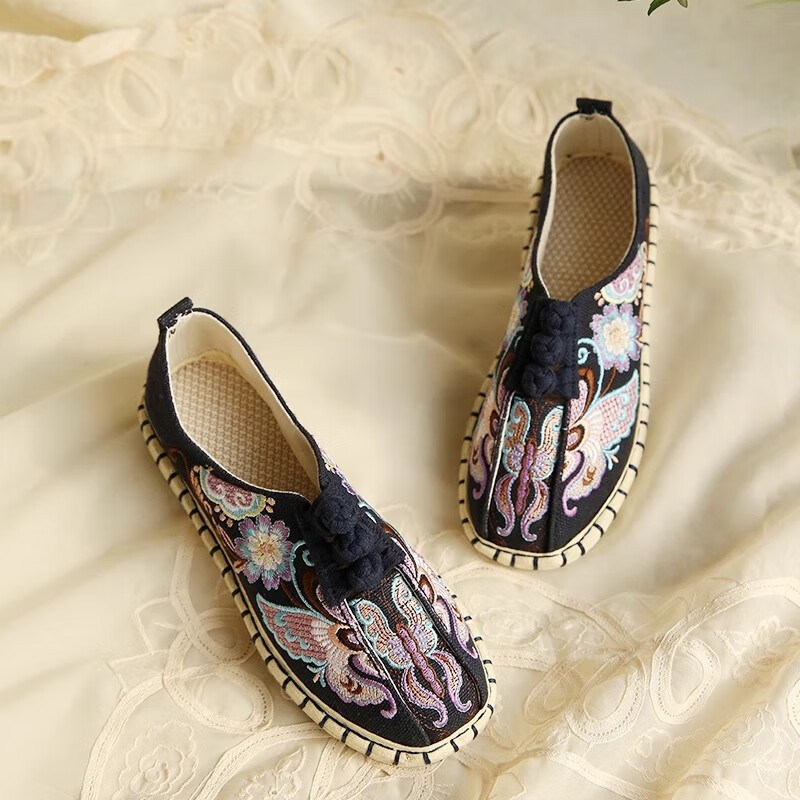 娟的絹老北京布鞋女繡花鞋民族風(fēng)千層布底復(fù)古漢服鞋子中國風(fēng)媽媽茶藝鞋 藍(lán)色 35