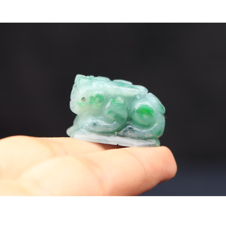 梵峙缅甸翡翠乌鸡种飘绿带色手工貔貅玉石吊坠挂件手牌 默认