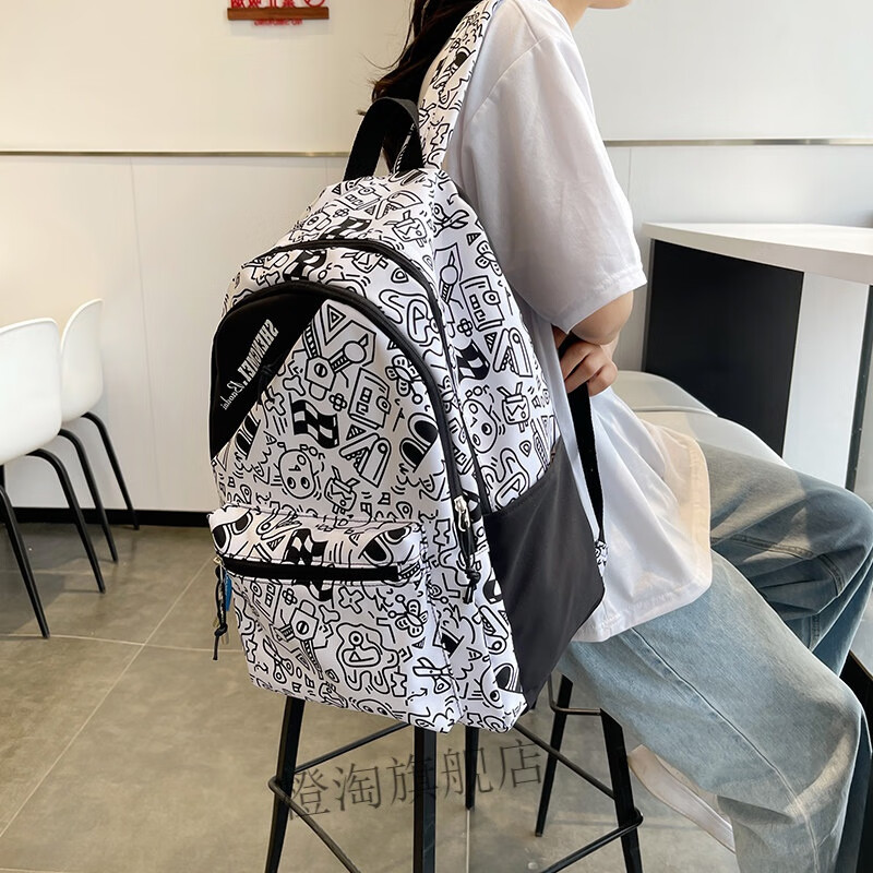 迪士尼联名可爱涂鸦个性小众书包 女ins原宿双肩包高中大学生大容量