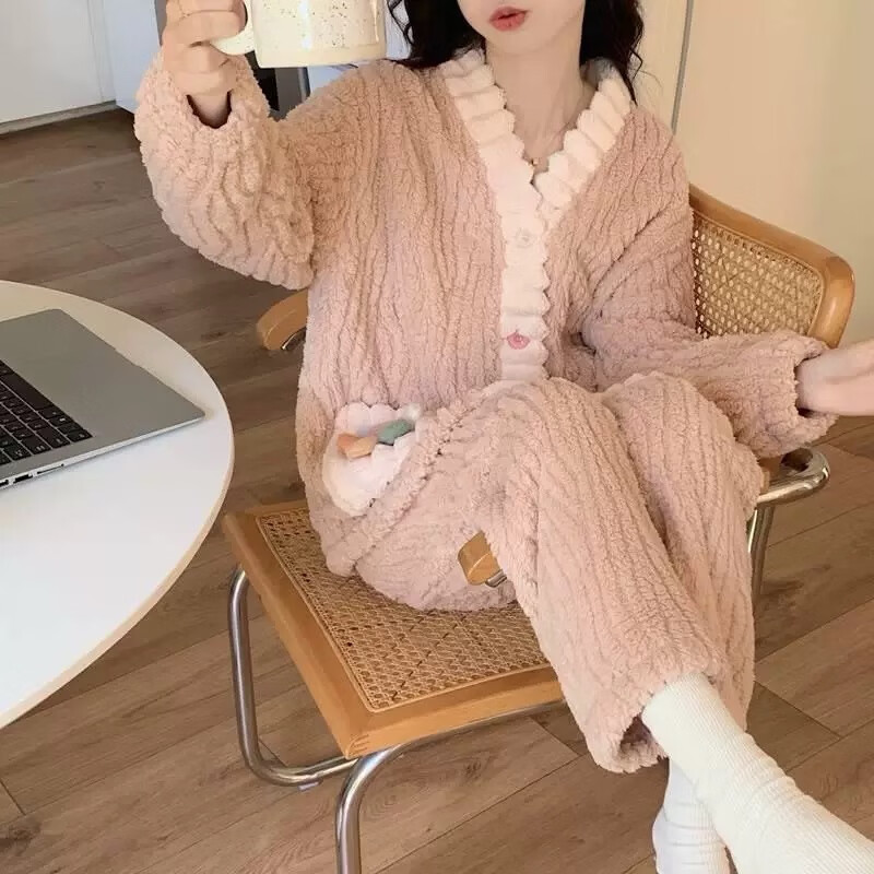 俞兆林珊瑚绒睡衣女秋冬新款可外穿甜美风开衫家居服加绒加厚保暖两件套 清新绿 【保暖两件套】 均码 【适合80-140斤】