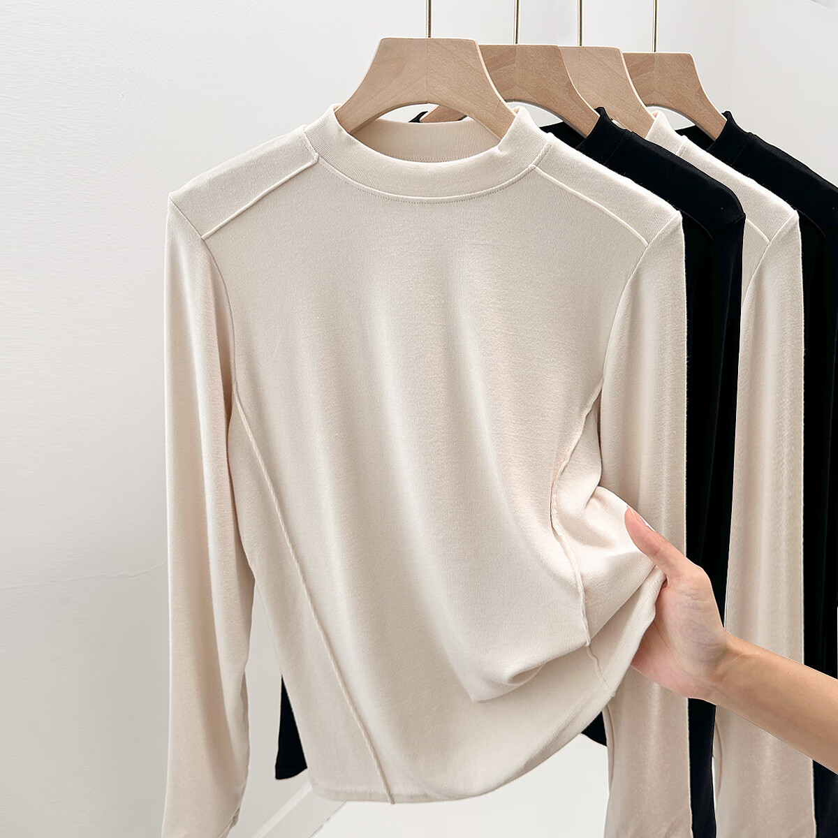 六月玫瑰鱼骨圆领打底衫女简约气质显瘦上衣贴身舒适纯色长袖内搭女春秋 杏色 均码 (80-120斤)