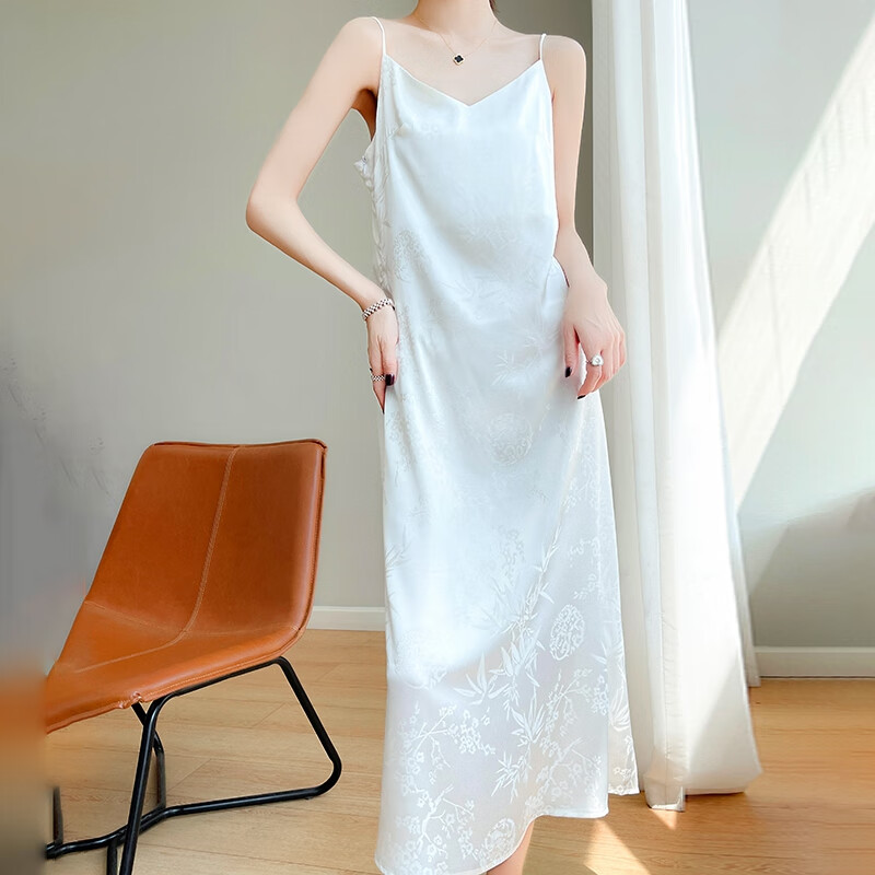 法式优雅竹叶提花吊带连衣裙女v领新款2025夏季修身显瘦印花长裙 白色 S