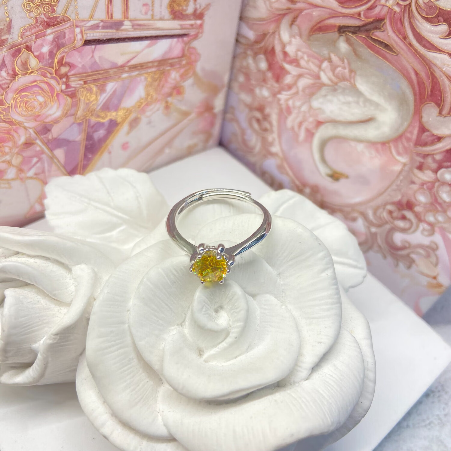 XUPING旭平首饰时尚设计高级感戒指指环送女朋友礼物送生日礼物送情人节礼物 黄色#7k