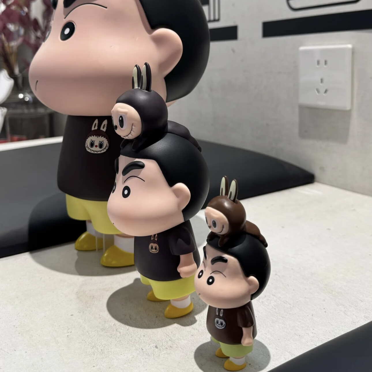 拉布布蜡笔小新洗澡雨衣顶正版潮玩手办桌面摆件动漫周边生日礼物 labubu拉布布小新【大中小3只】