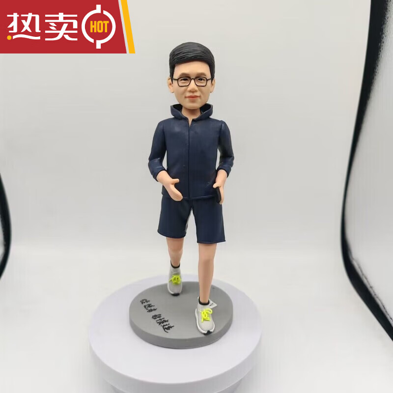 玩具公仔：童年的印记与成长的伙伴