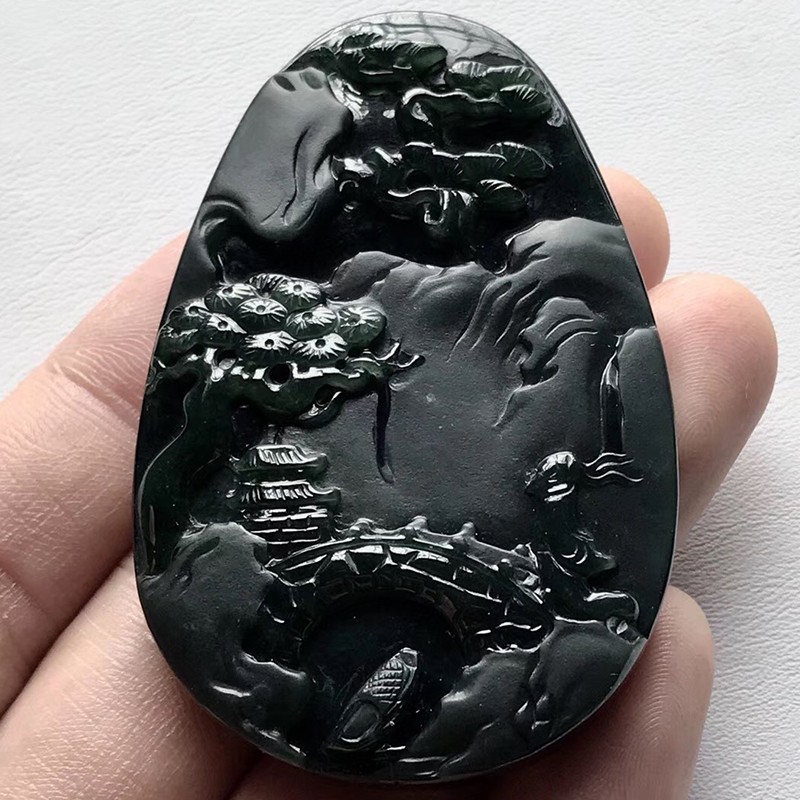 绿翠天成冰种翡翠墨翠山水