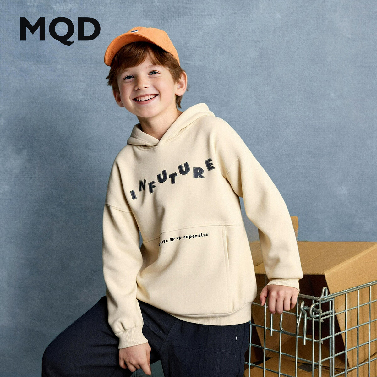 马骑顿（MQD）男童秋新款女童中大童字母简约街潮穿搭连帽卫衣 米灰色 130