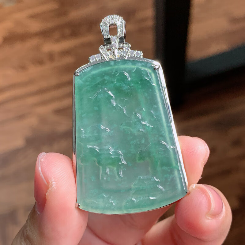 dl 1998胖东来同款翡翠山水牌自然a货高品质玻璃种冰透起胶起光玉吊坠