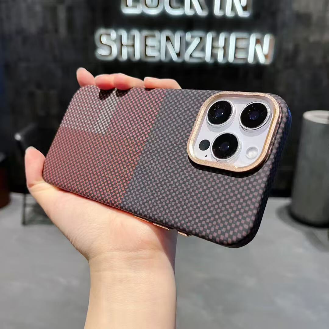 适用iPhone16promax手机壳苹果14磁吸保护壳15ProMax碳纤维纹防摔 三角维纹【磁吸硬壳】铝合金镜框 iPhone 16 Pro Max