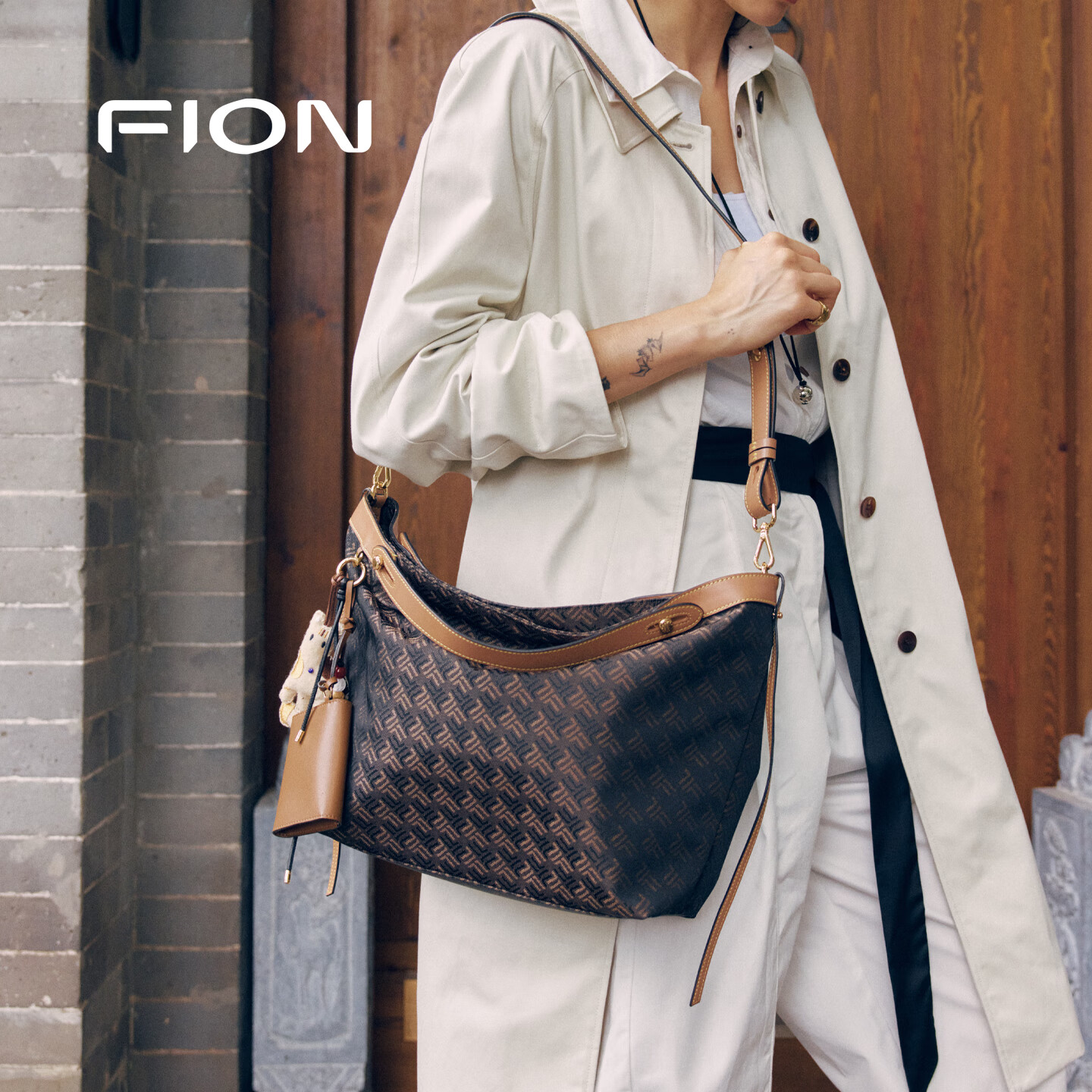 菲安妮(FION)手提托特包包女包2025年高级感单肩斜挎包菜篮子生日礼物 啡/驼-小款
