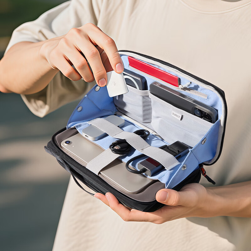 inateck四折叠火山收纳包数码配件数据线充电宝电源配件收纳袋桌面收纳袋 驰骋黑 带肩带