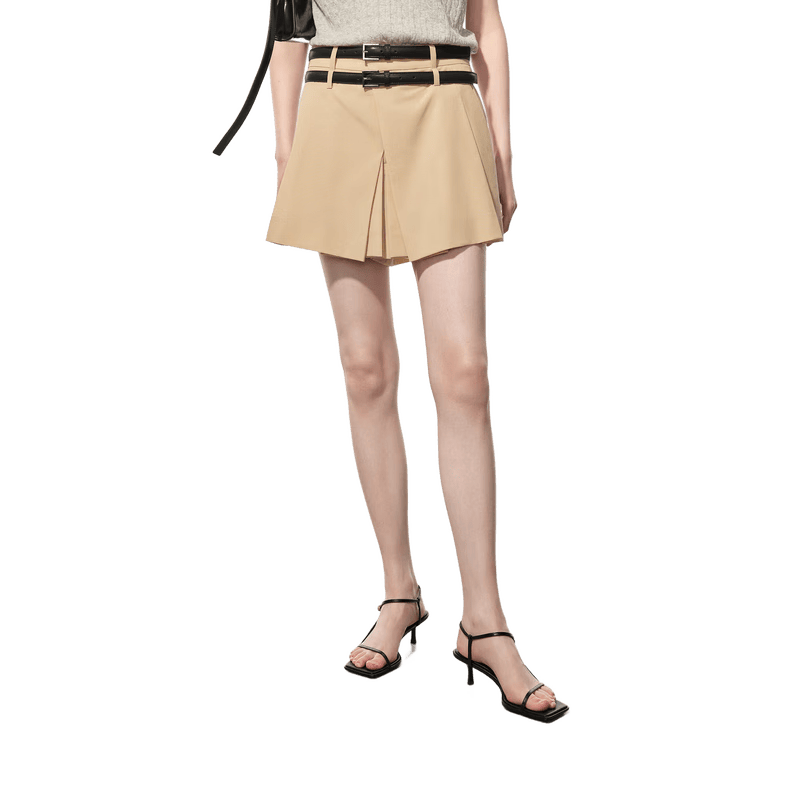 MO&Co.2024夏新品不规则压褶A字短裤裙裤附腰带