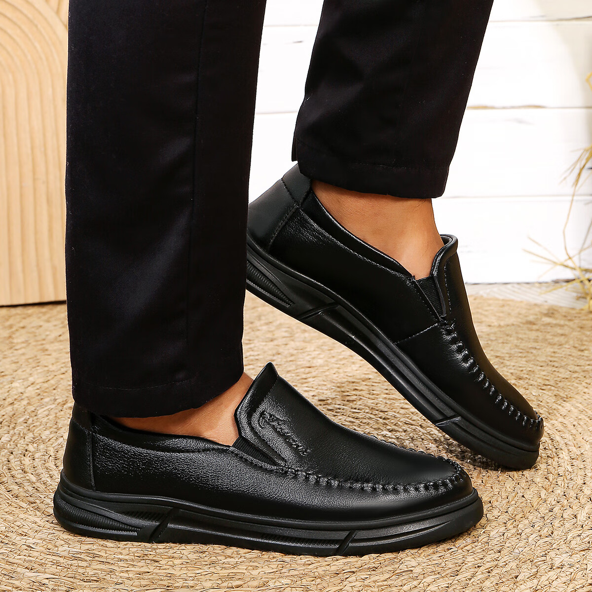 云醍桃语中老年男鞋防滑耐磨舒适商务装男士皮鞋秋季新款一脚蹬轻便皮鞋 黑色 39