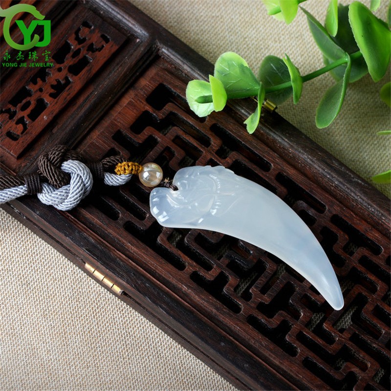 永杰珠宝     原创玉髓狼牙项链男女士潮人情侣吊坠毛衣链礼物带证书