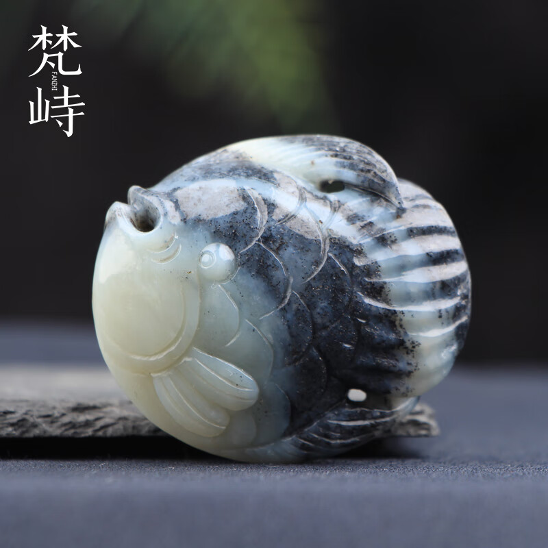 梵峙和田玉青花玉鱼挂件吊坠送证书手工立体雕刻63.3g手把件 默认