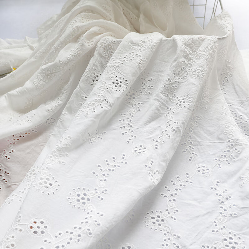 何健弓純棉鏤空刺繡布料 全棉蕾絲布料ins夏季白色裙子服裝婚紗面料棉布 純棉刺繡-白色長(zhǎng)藤枝_【半米價(jià)】