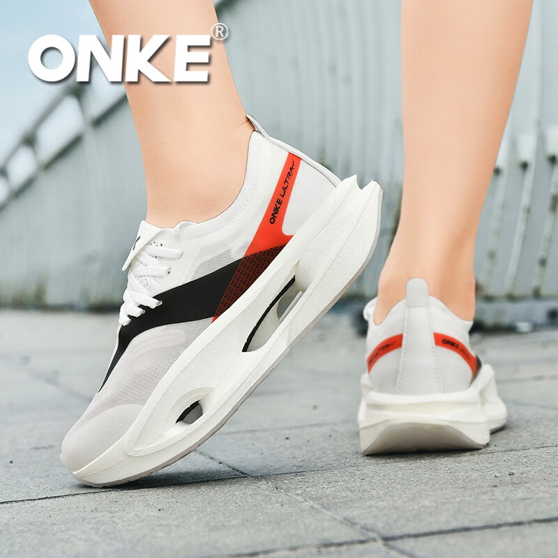 ONKE德国欧克户外轻便透气减震防滑耐磨跑步鞋男女碳板马拉松运动鞋男 白驹 男女同款 38