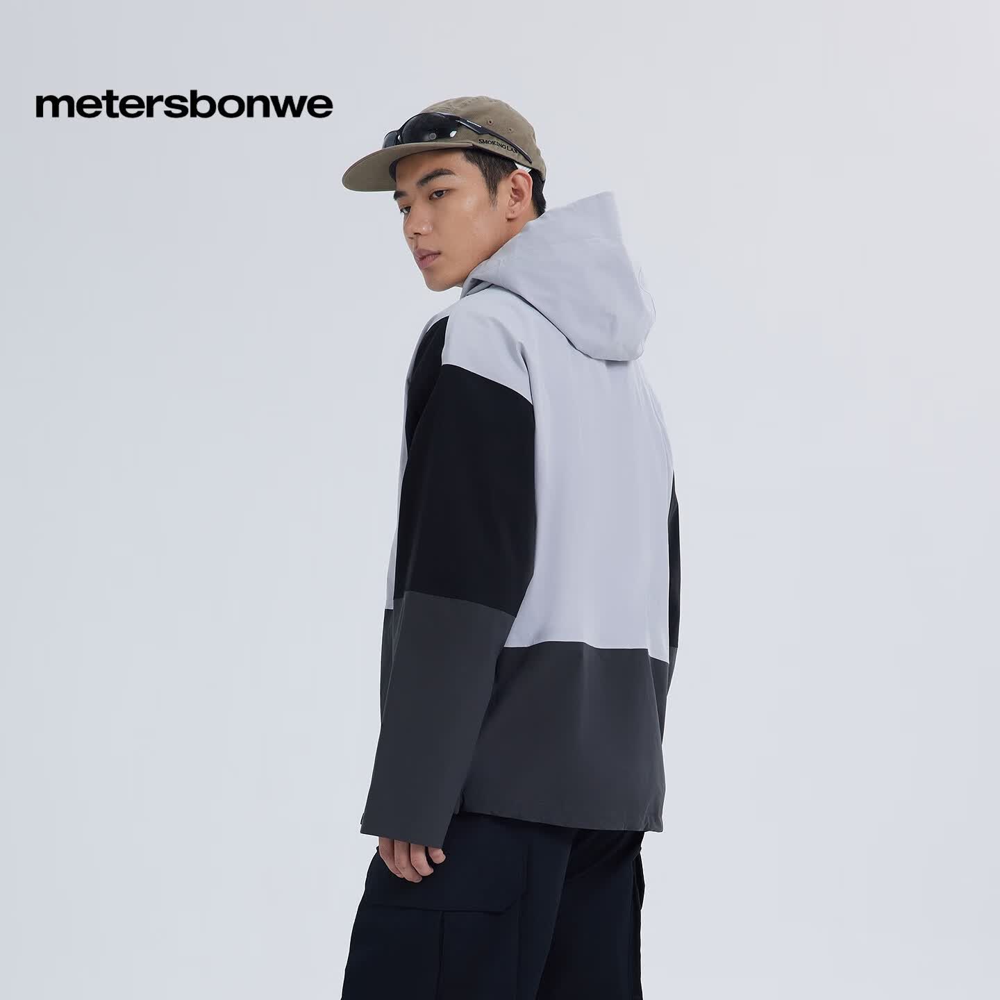 美特斯邦威拼色三防冲锋衣男女同款秋冬新款舒适百搭防风情侣外套 灰色组 L 175