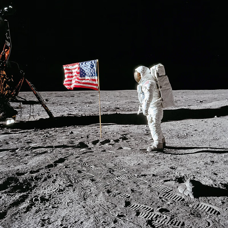 ��Ԥ�ۡ���TASCHEN�����桿���ȡ��¶����� ������11�� �������ϵ����ġ� Buzz Aldrin. Apollo 11. ԭ��Ӣ����Ӱ��Ʒ��