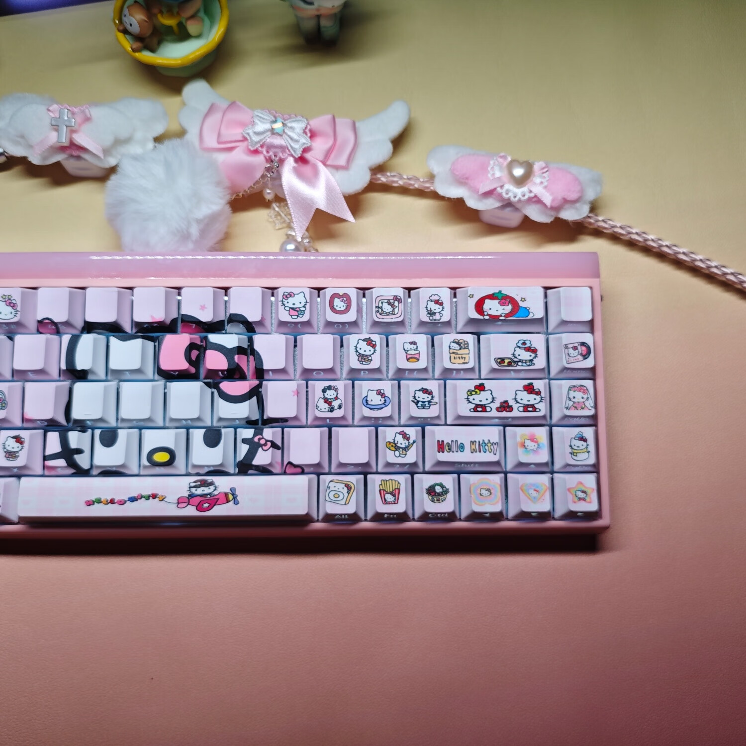 HelloKitty多色键帽侧刻透光wootingez63made68美加狮ev63 atkvgn艾石头小蜜蜂ace68win 粉色侧刻透光适配到87键，发全套