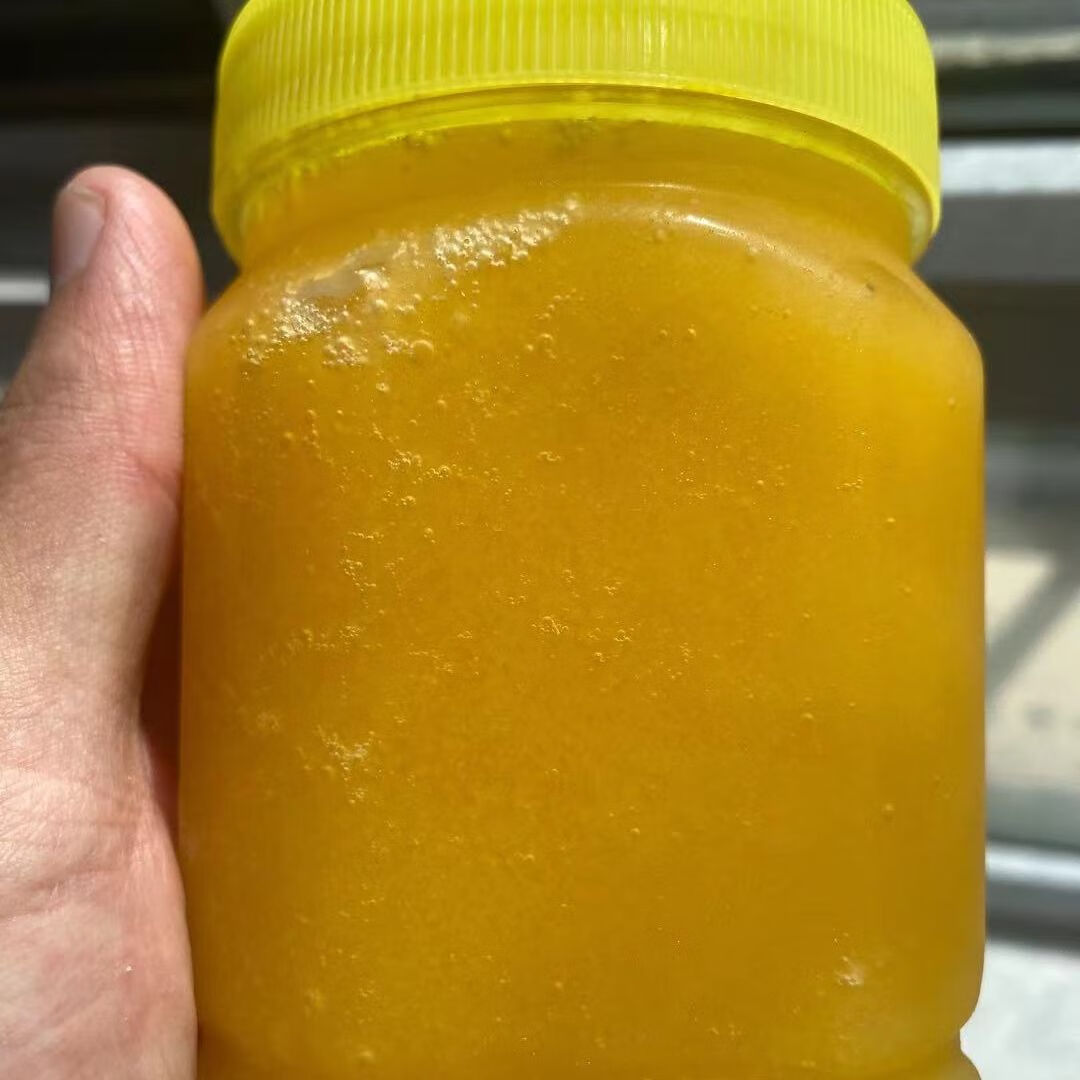 蜂蜜时间长结晶是什么原因(蜂蜜时间长了结晶是怎么回事)