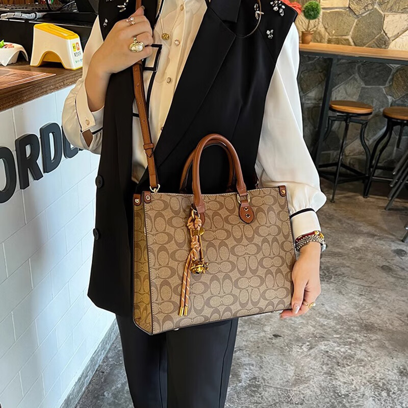 柏欧雅轻奢品牌真皮女包2025新款夏大容量单肩手提托特包高级通勤斜挎包 棕色【可代写贺卡】
