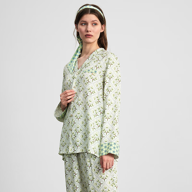 ������EMXEE����Ʒ�ļ�������и�����˯�����ӷ���������Ҿӷ���װ ����˼��Σ��޲���ڣ� XL