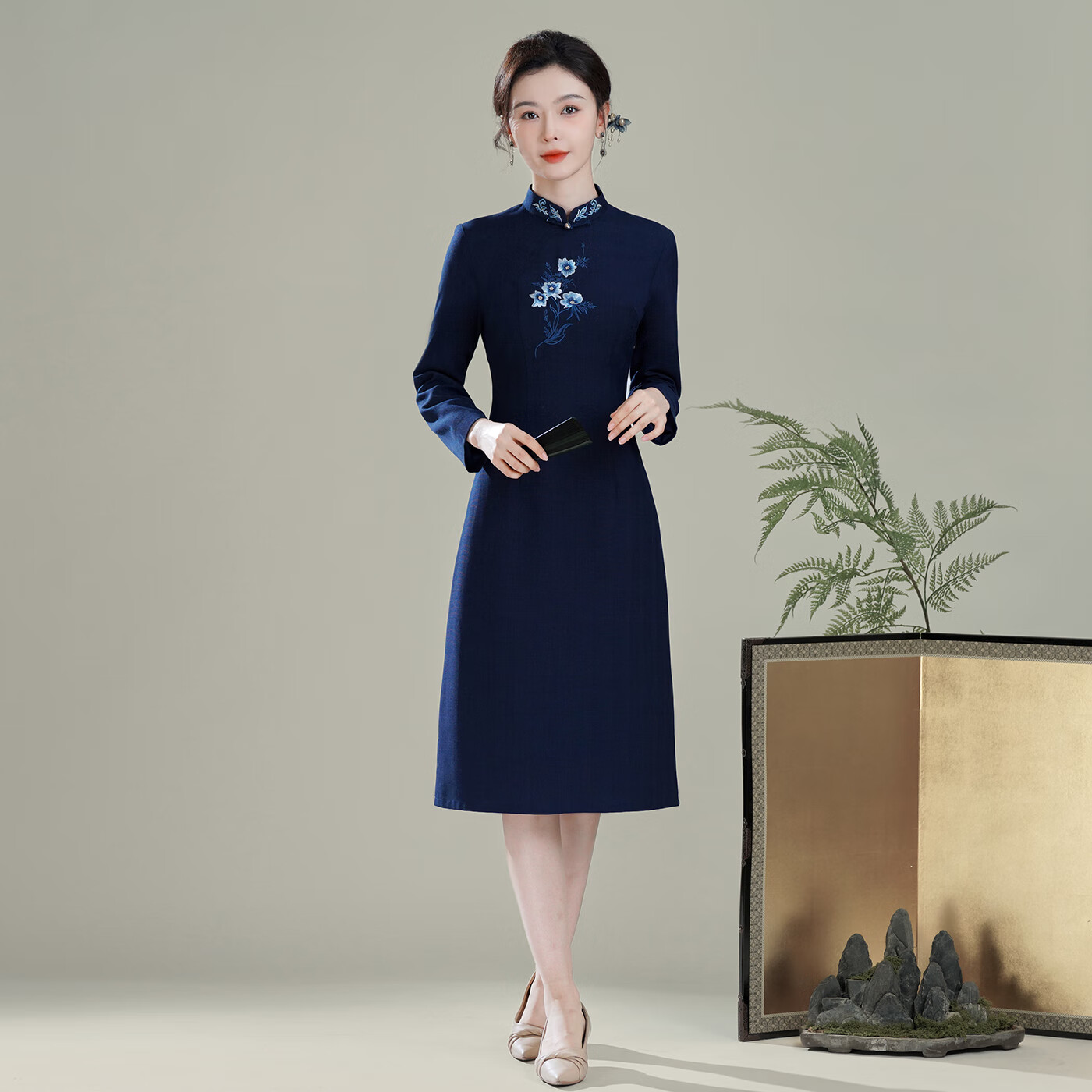 秀觀(guān)唐秀觀(guān)唐彼岸2025秋冬裝新款中國風(fēng)改良復古繡花日常修身旗袍連衣裙 藍色 XL