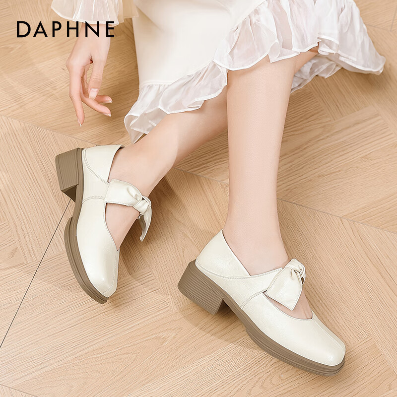 达芙妮复古玛丽珍女鞋2025新款鞋子女单鞋学院风乐福鞋厚底百搭小皮鞋JD 米白色【蝴蝶结款】 37