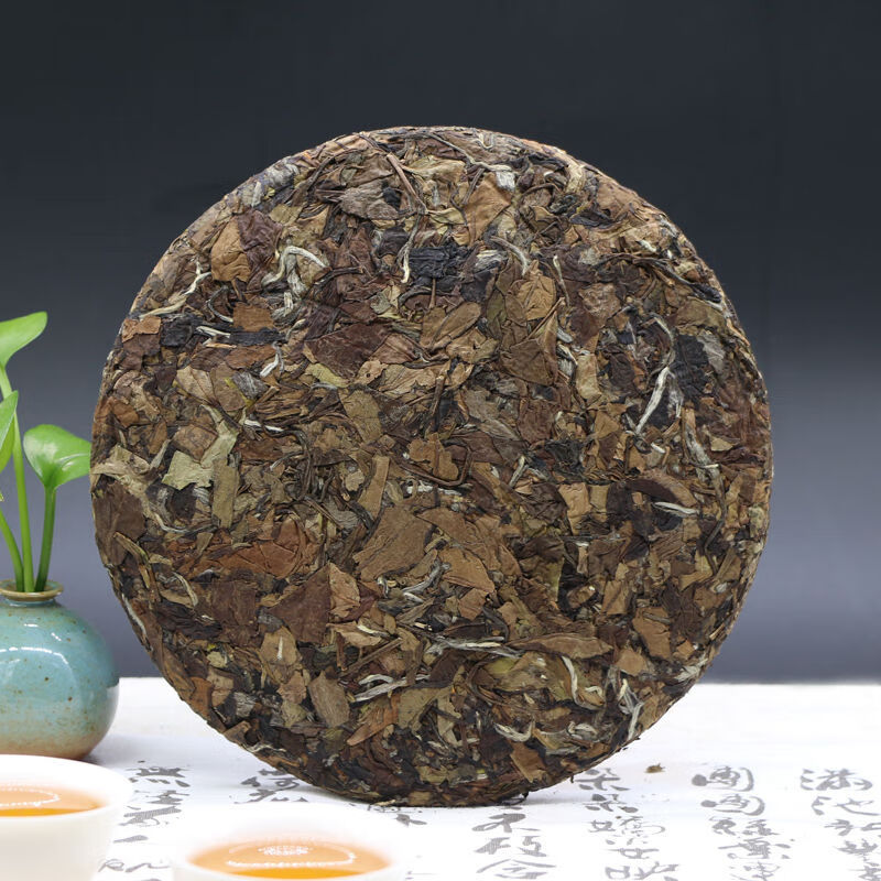 皇茅炭焙柘荣高山白茶福鼎福建大白茶茶叶寿眉老白茶饼 330g年
